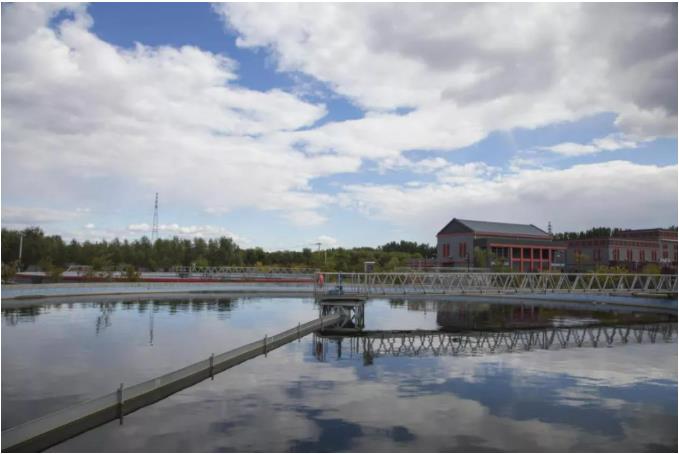 超聲波清洗機的類型有哪些?3 工業(yè)污水處理設(shè)備