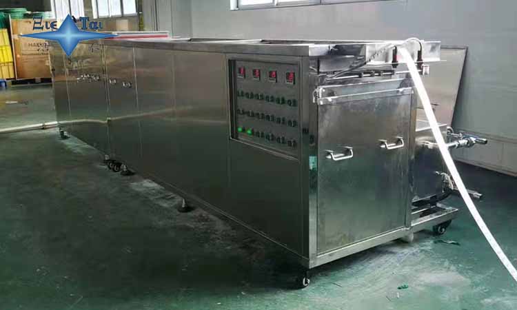 潔泰小型超聲波清洗機(jī)是如何完成清洗機(jī)工作的呢?