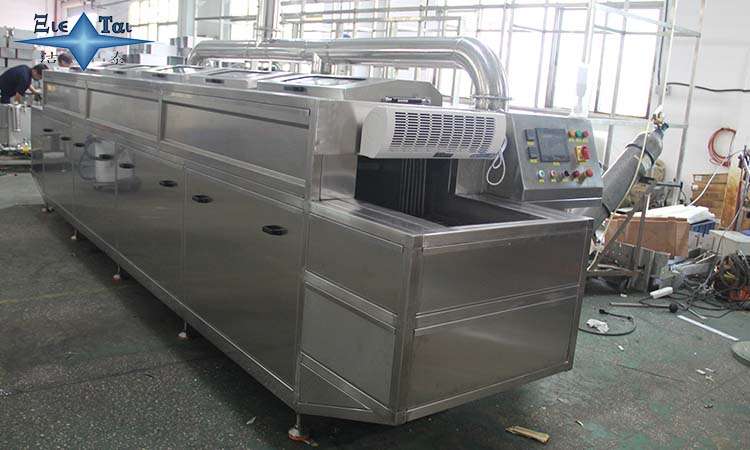 大型超聲波清洗機替代人工刷洗:潔泰定制化除油除銹方案,提升良品率 大型超聲波清洗機替代人工刷洗:潔泰定制化除油除銹方案,提升良品率