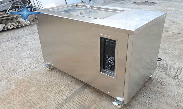 超聲波清洗機在光學(xué)和精密儀器制造中的應(yīng)用