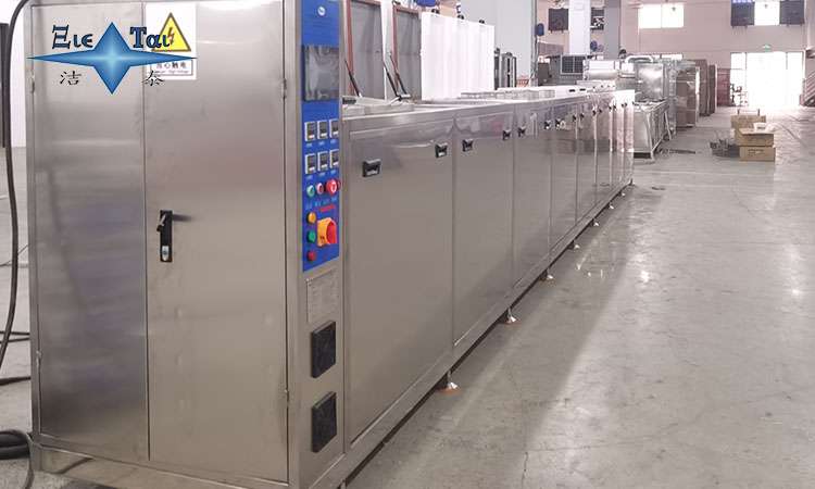 大型超聲波清洗機:潔泰助力精密制造,徹底清除盲孔油泥 大型超聲波清洗機:潔泰助力精密制造,徹底清除盲孔油泥